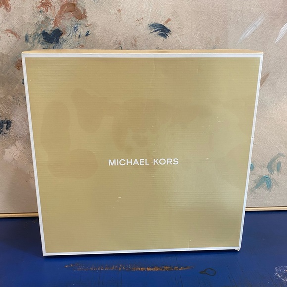 NEW - Michael Kors Brea Bootie Black and Brown Lace-Up Boots. Durable beauty! - Picture 10 of 10